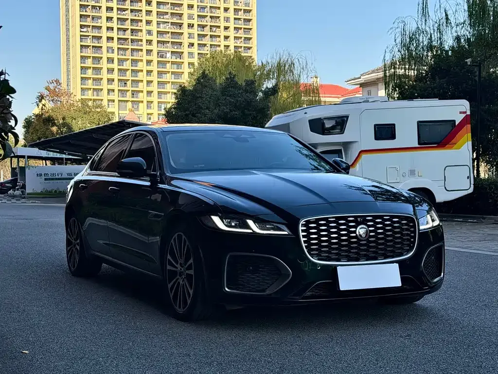 Jaguar XFL — фото 3