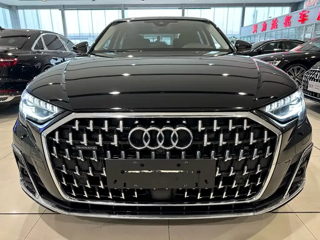 Audi A8 — фото 7