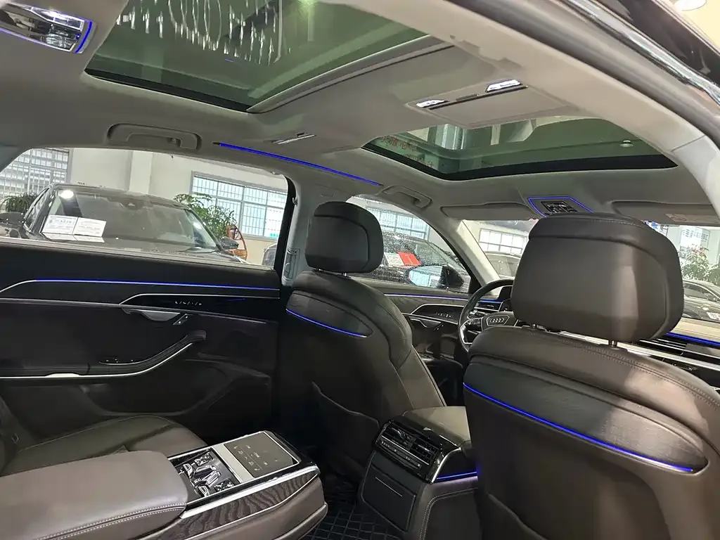 Audi A8 — фото 2