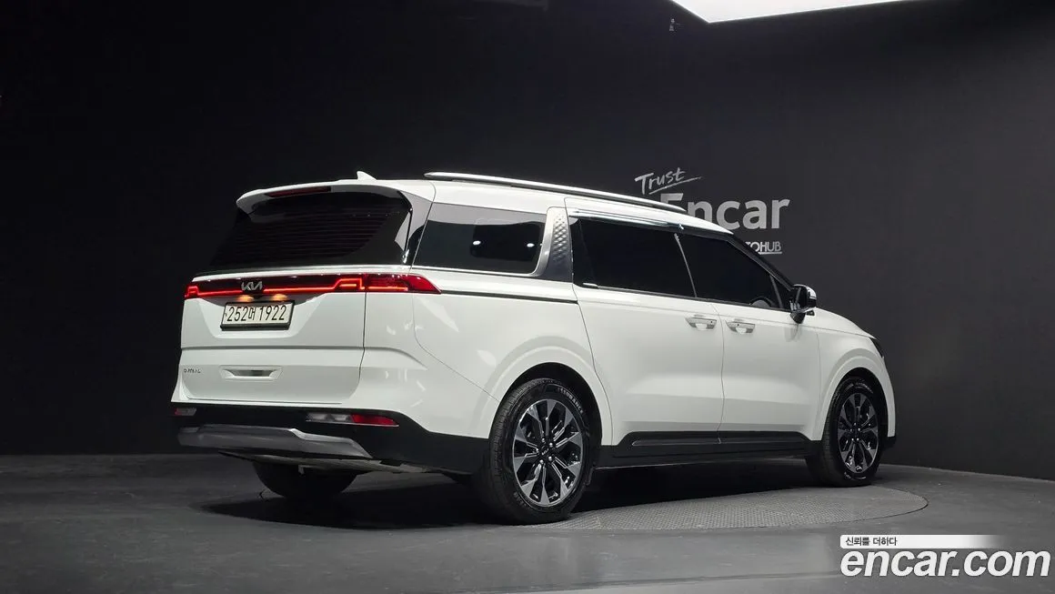Kia Carnival 2023 из KR, фото 2