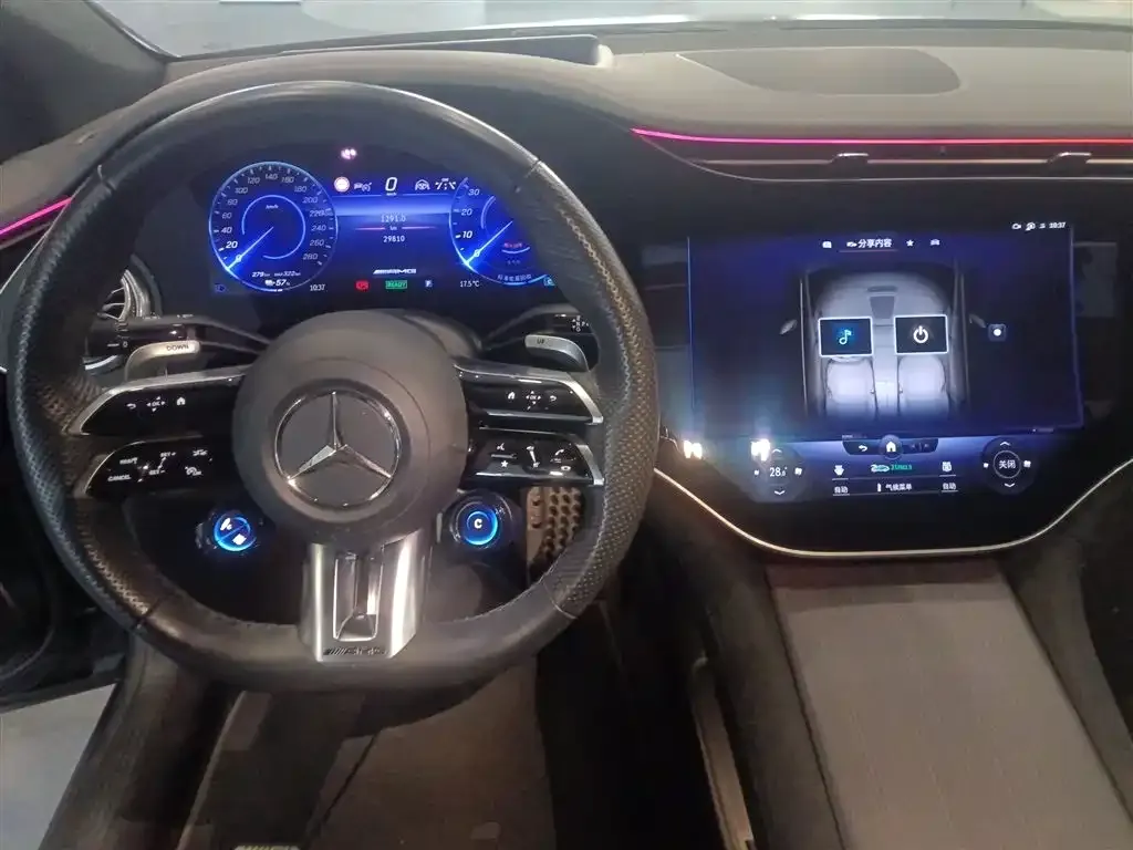Mercedes-Benz EQE AMG — фото 10