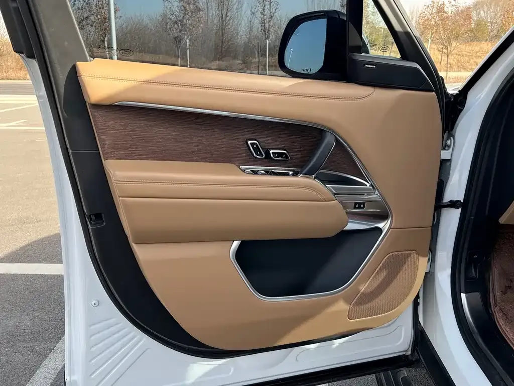 Land Rover Range Rover 2024 из CN, фото 2
