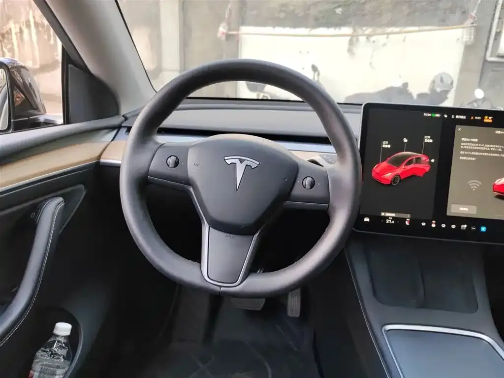 Tesla Model Y — фото 3