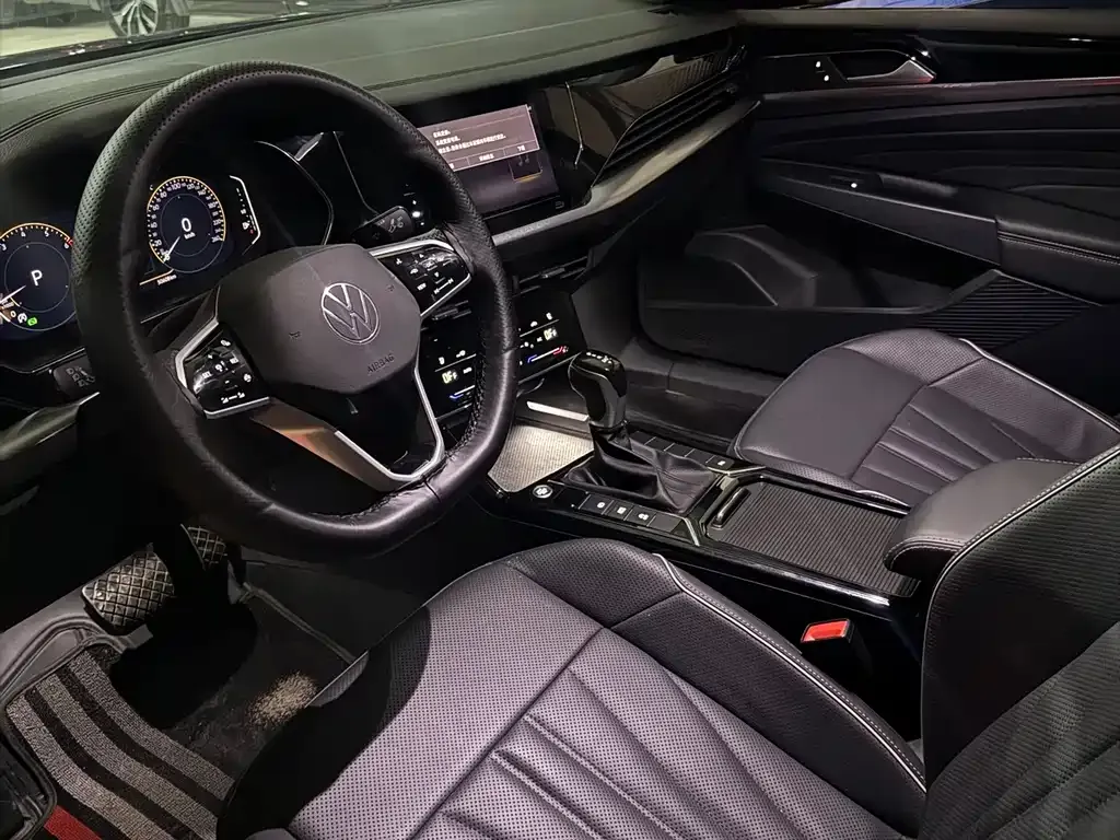 Volkswagen Passat 2023 из CN, фото 4