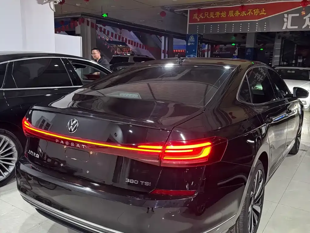 Volkswagen Passat 2023 из CN, фото 3