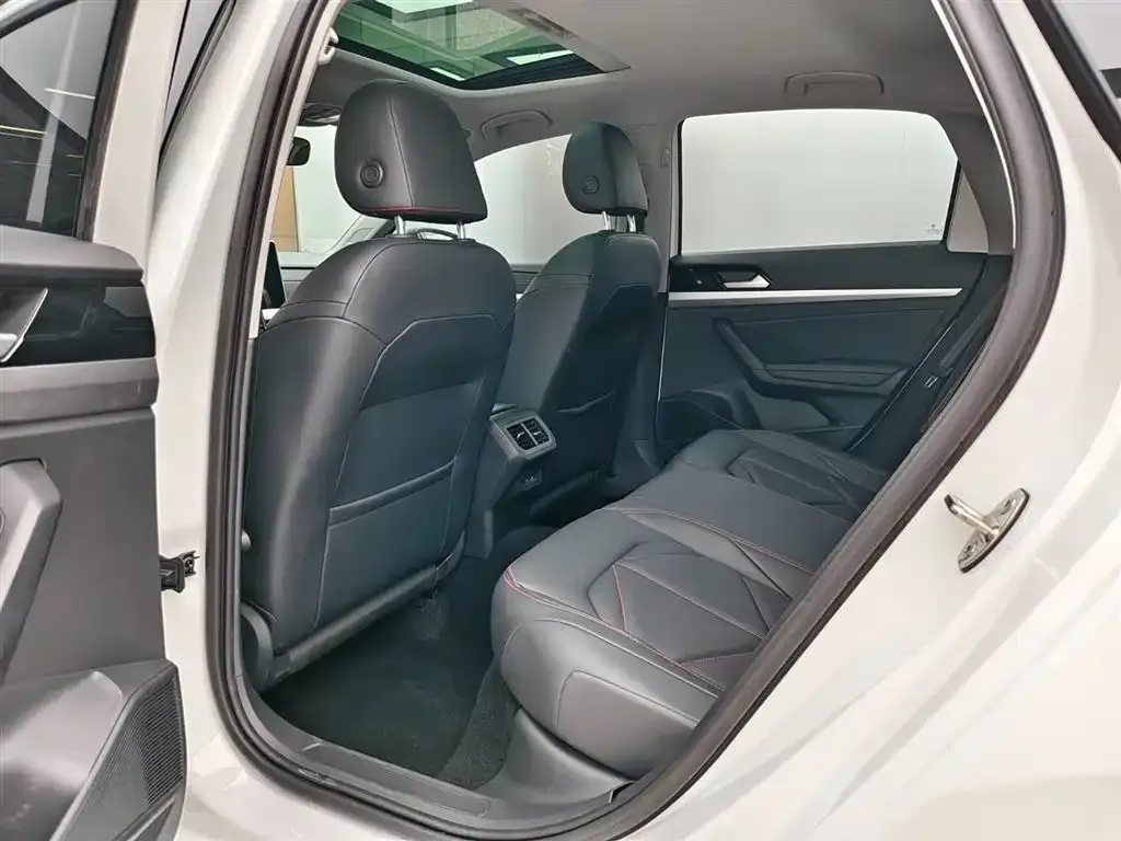Volkswagen Lavida 2023 из CN, фото 8