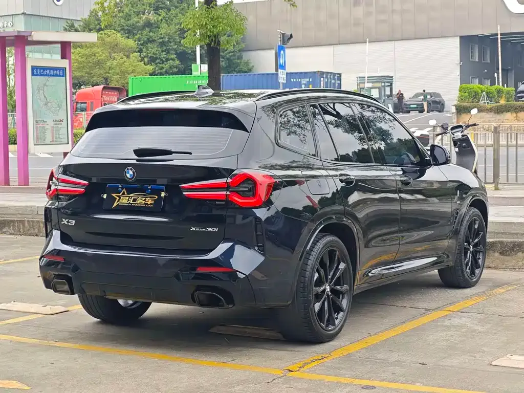 BMW X3 — фото 8