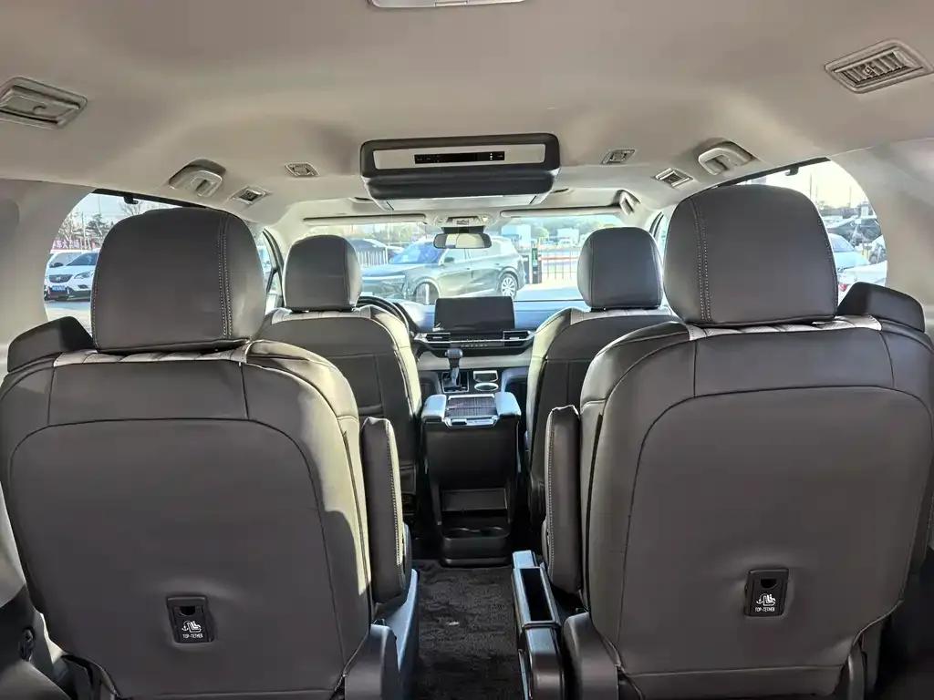 Toyota Sienna — фото 4