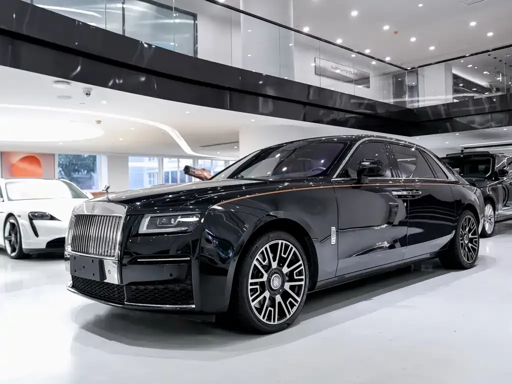 Rolls-Royce Ghost — фото 1