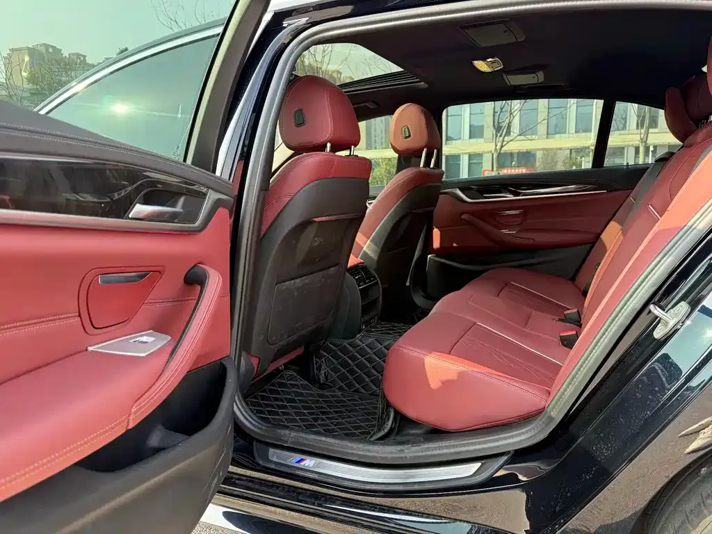 BMW 5 Series 2023 из CN, фото 3