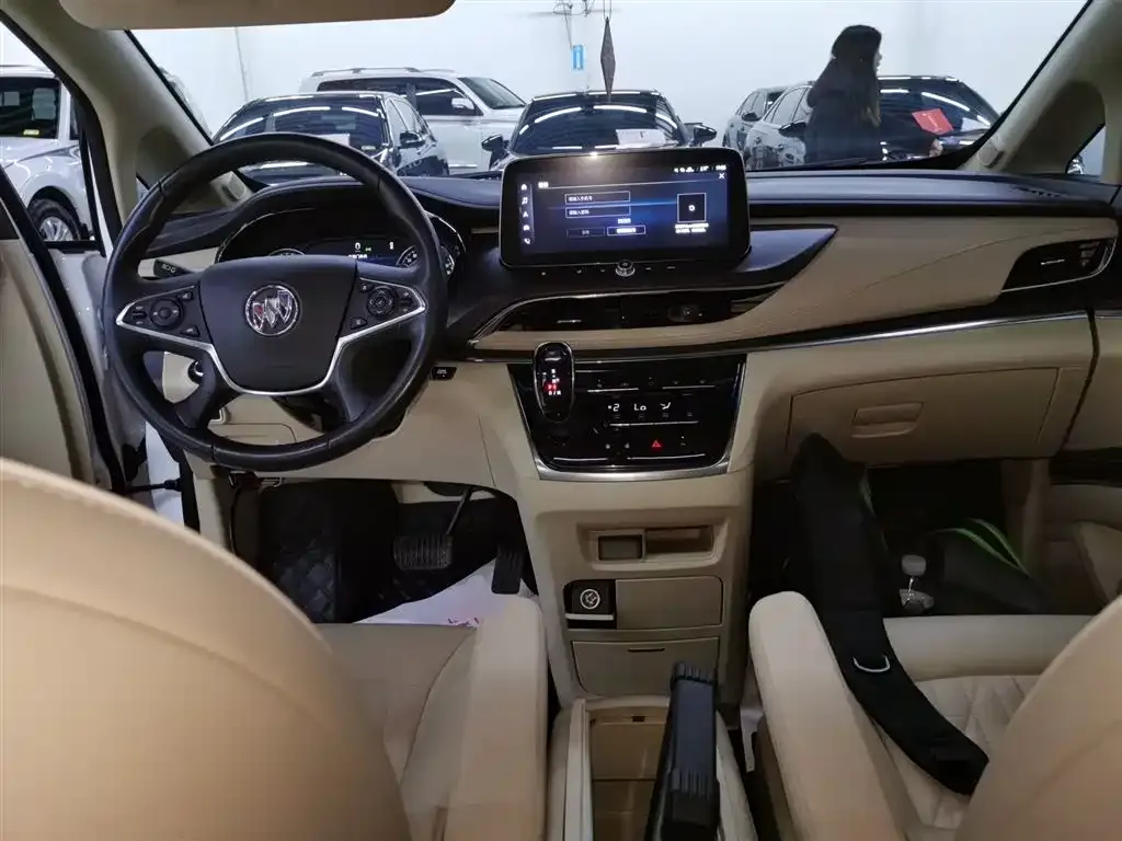 Buick GL8 2024 из CN, фото 3