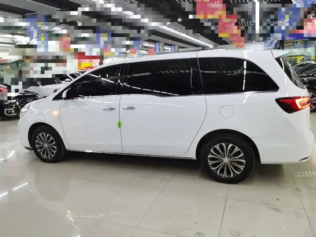 Buick GL8 2024 из CN, фото 6