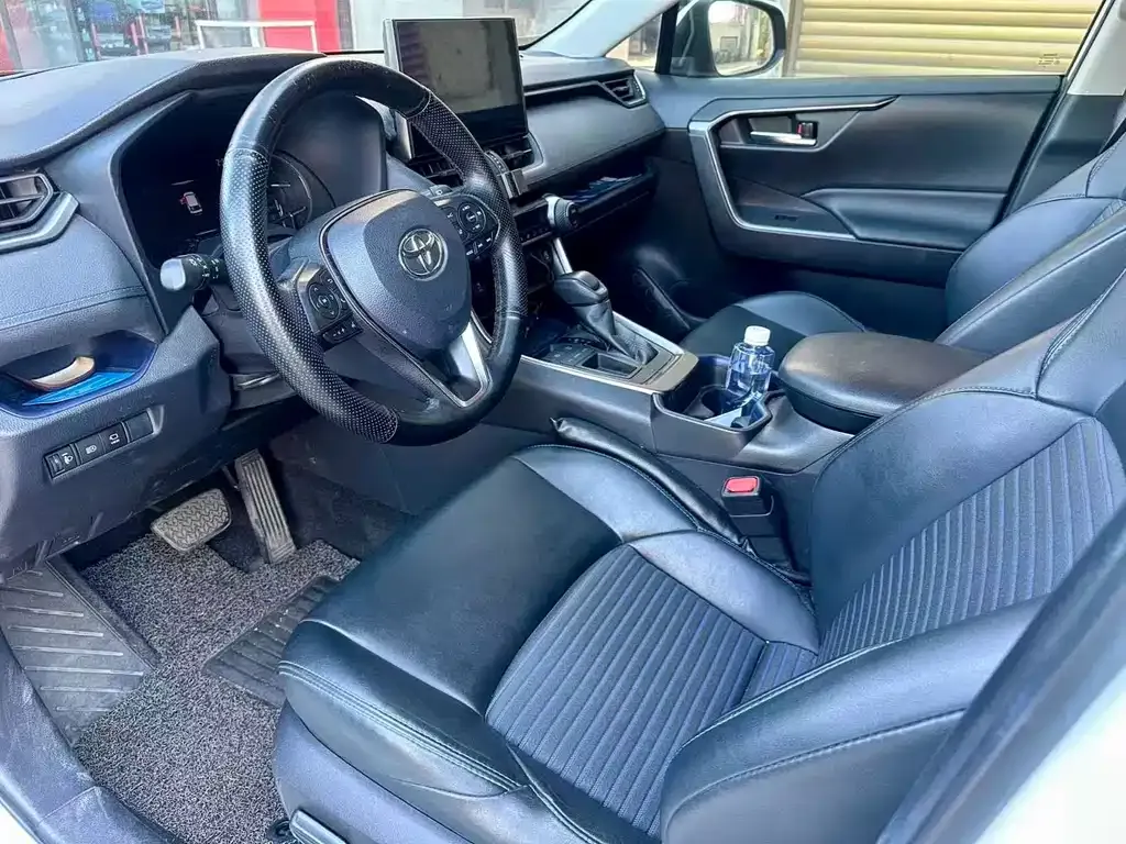 Toyota Wildlander 2021 из CN, фото 8
