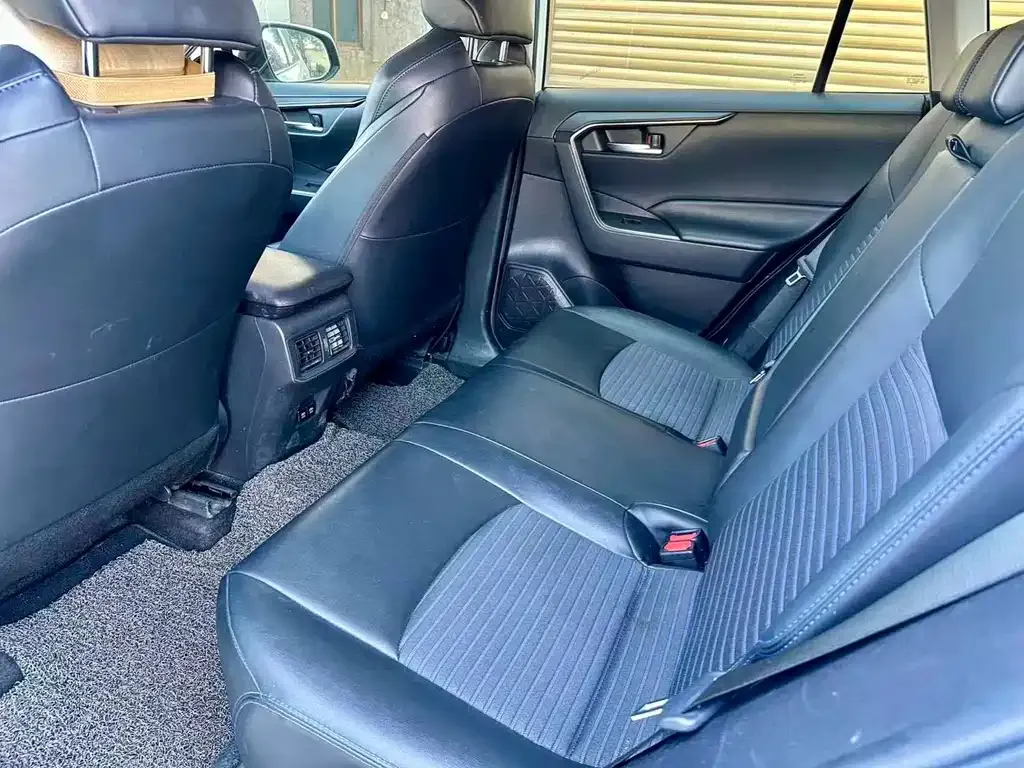 Toyota Wildlander 2021 из CN, фото 3