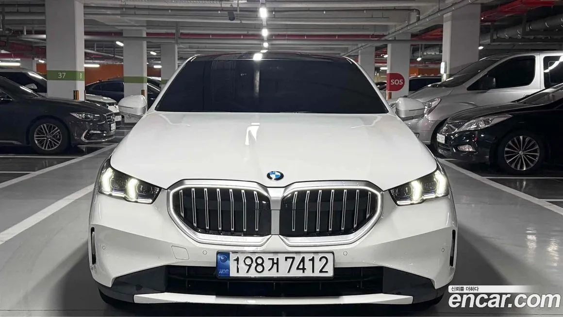 BMW 5-Series 2024 из KR, фото 2
