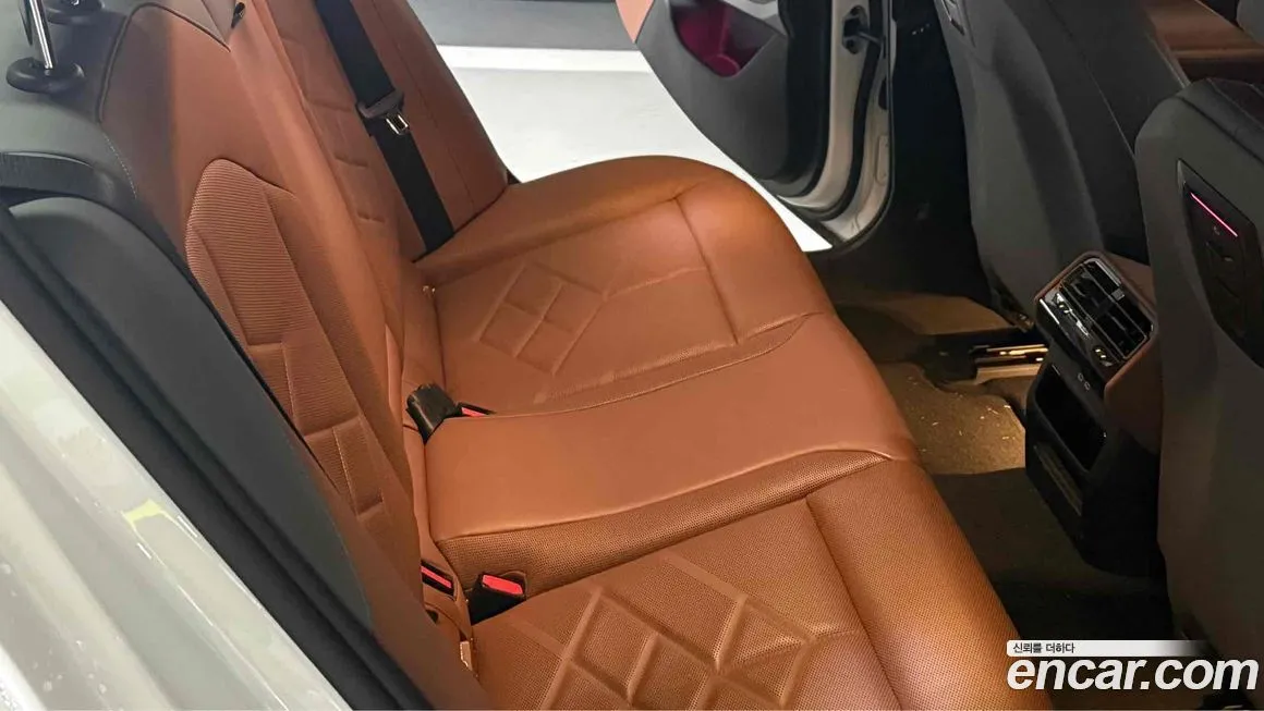 BMW 5-Series 2024 из KR, фото 9