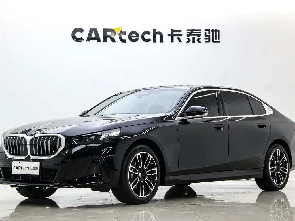 BMW 5 Series — фото 1