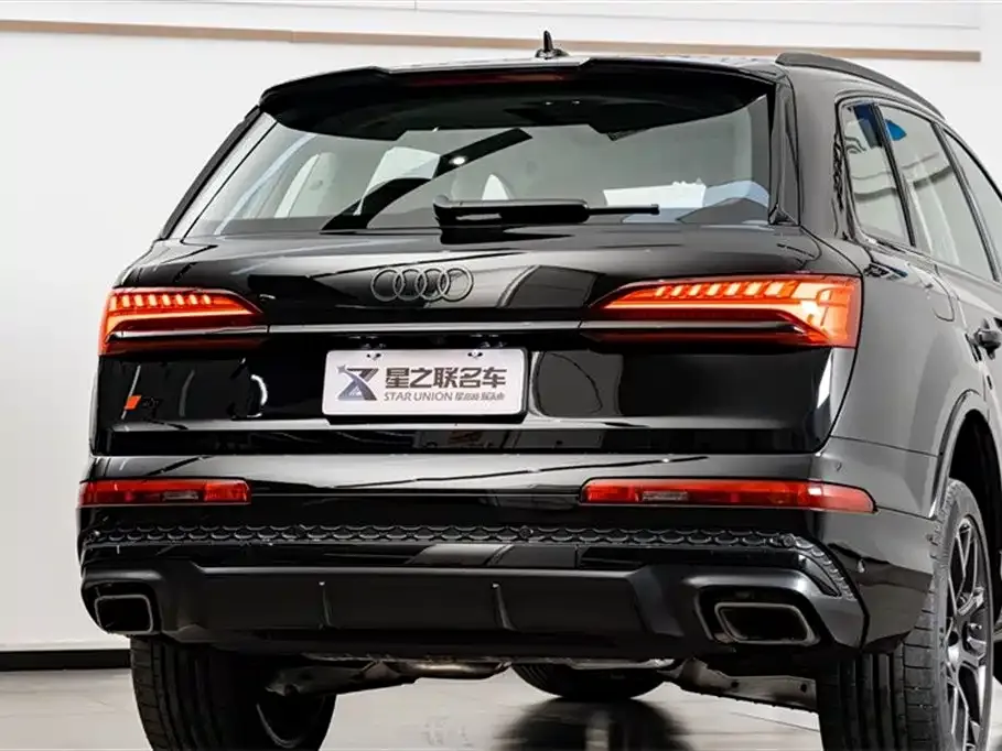 Audi Q7 2024 из CN, фото 8