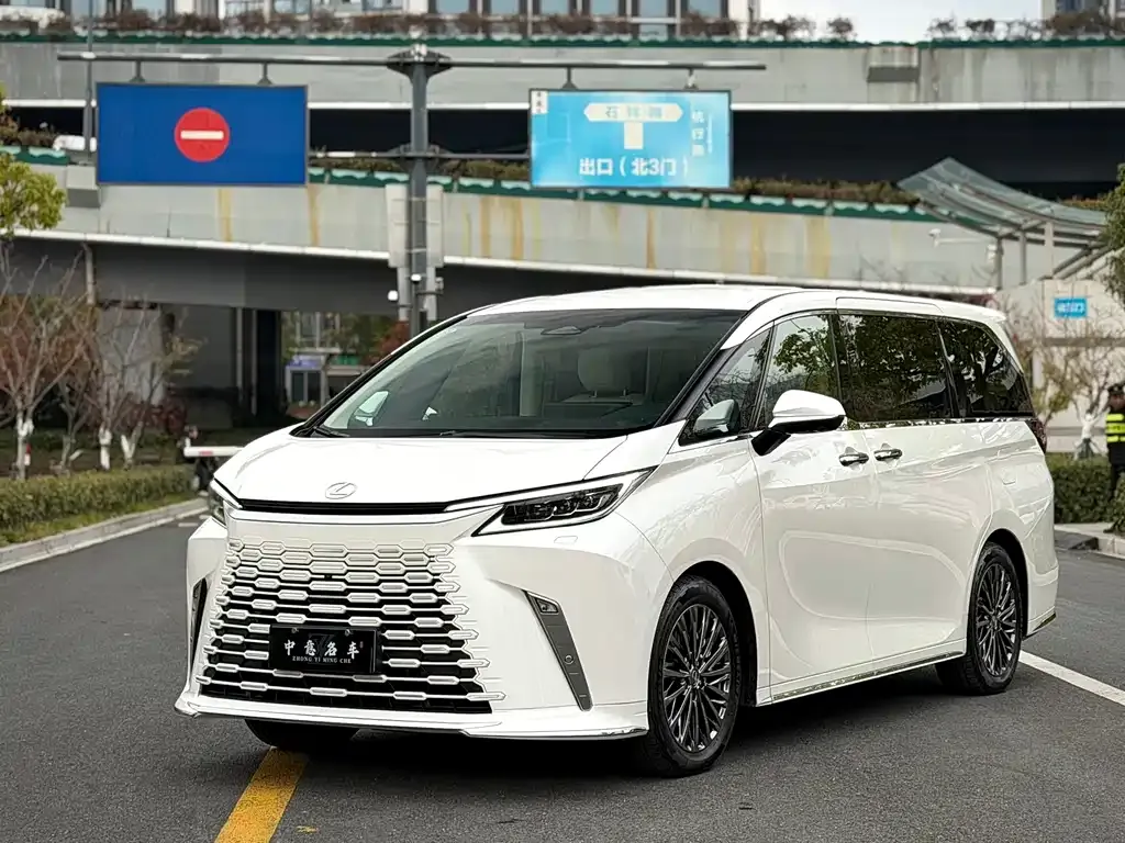 Lexus LM 2024 из CN, фото 1