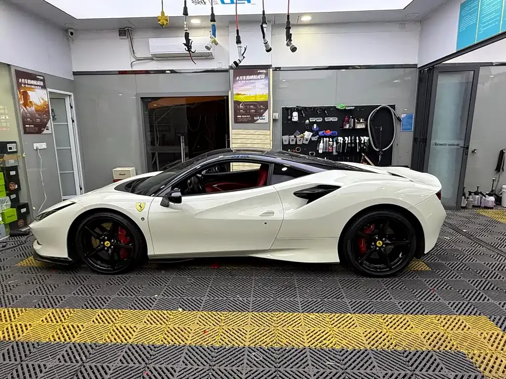 Ferrari F8 — фото 6