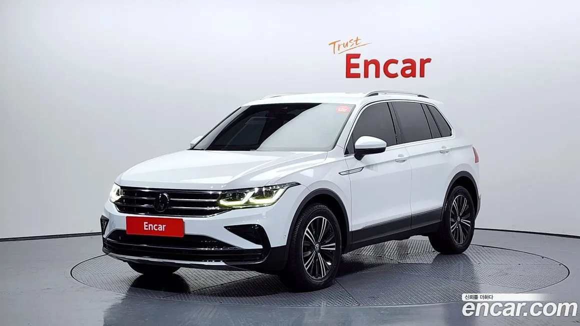 Volkswagen Tiguan — фото 1
