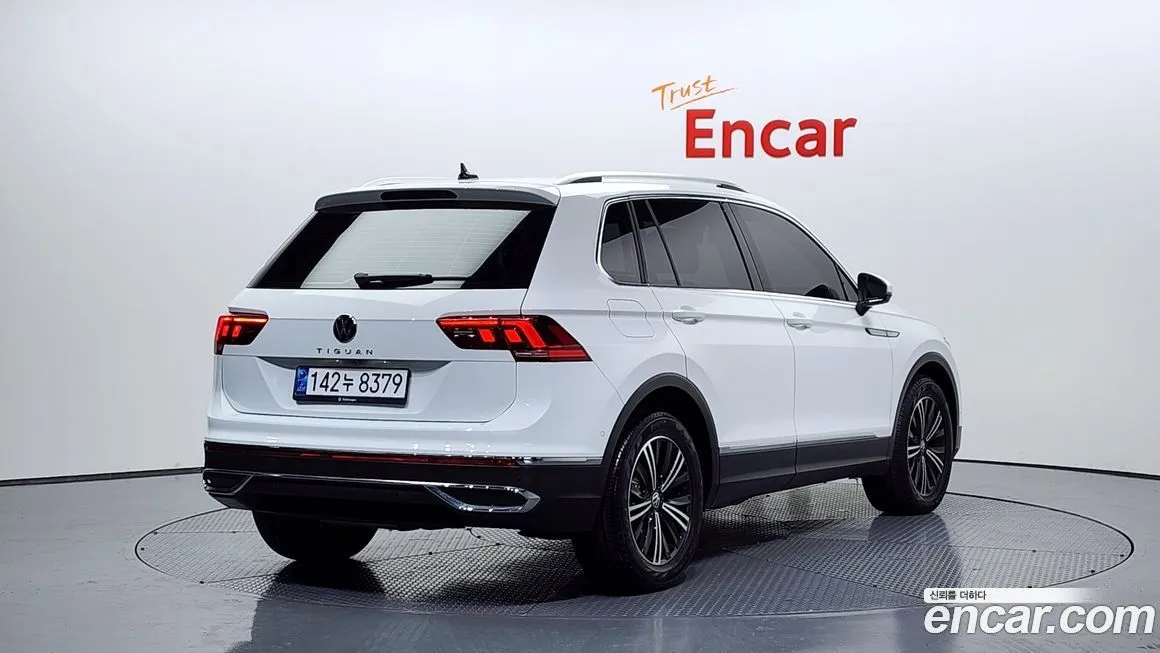 Volkswagen Tiguan — фото 5