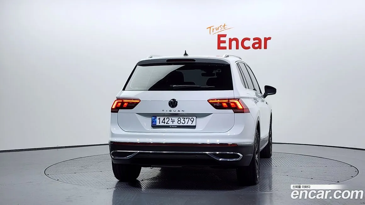Volkswagen Tiguan — фото 6