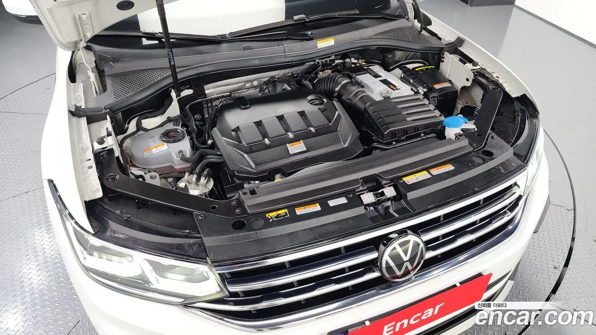 Volkswagen Tiguan — фото 10