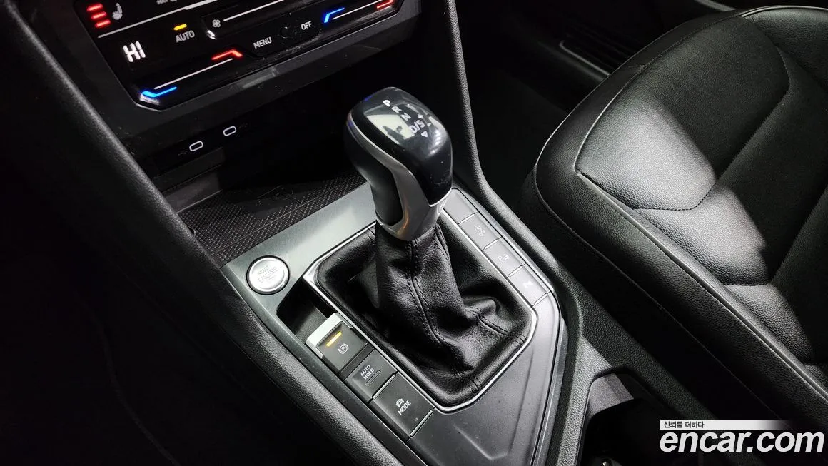 Volkswagen Tiguan — фото 8