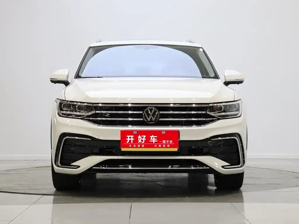 Volkswagen Tiguan L — фото 3