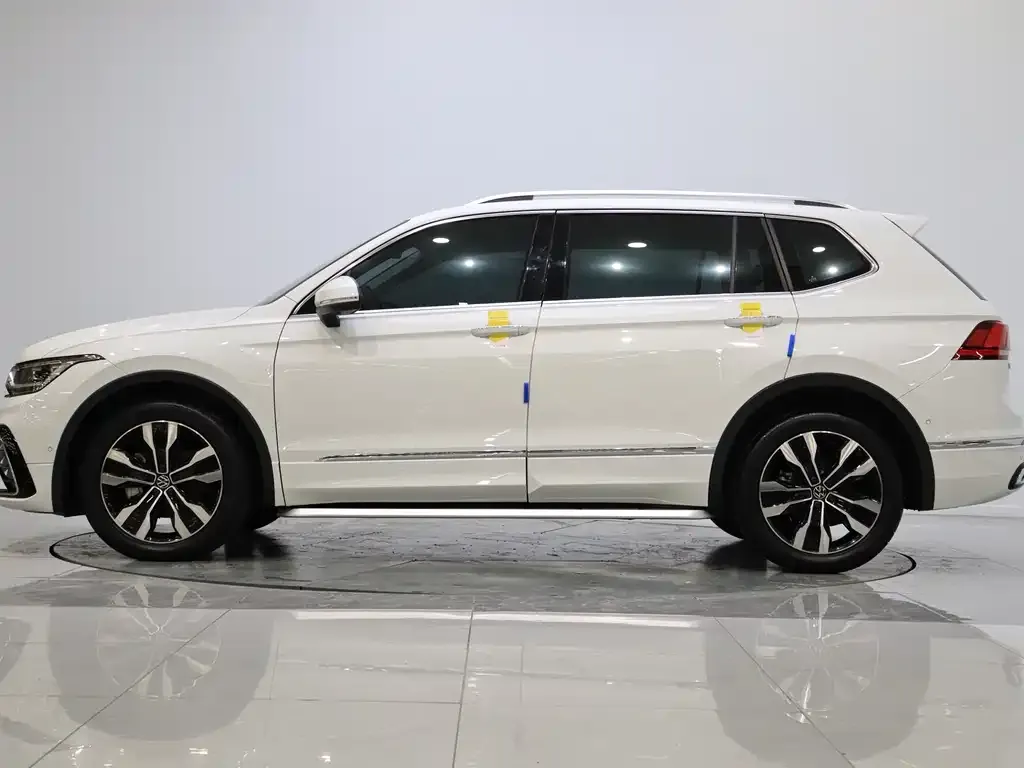 Volkswagen Tiguan L — фото 2