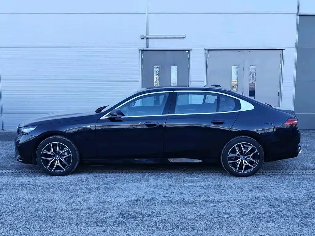 BMW i5 — фото 6