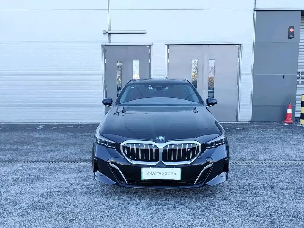 BMW i5 — фото 10