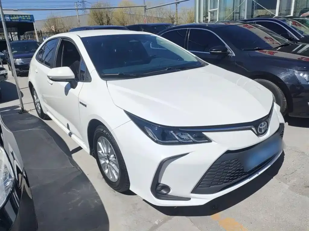 Toyota Corolla — фото 4