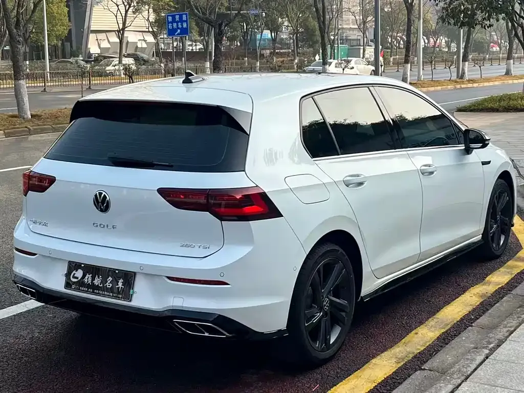 Volkswagen Golf 2022 из CN, фото 9