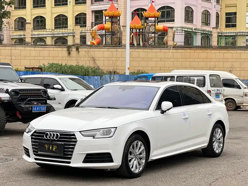 Audi A4L 2021 из CN, фото 1