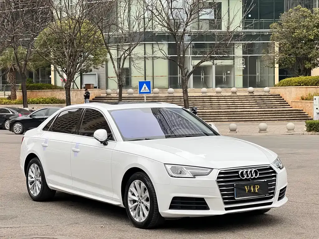 Audi A4L 2021 из CN, фото 10