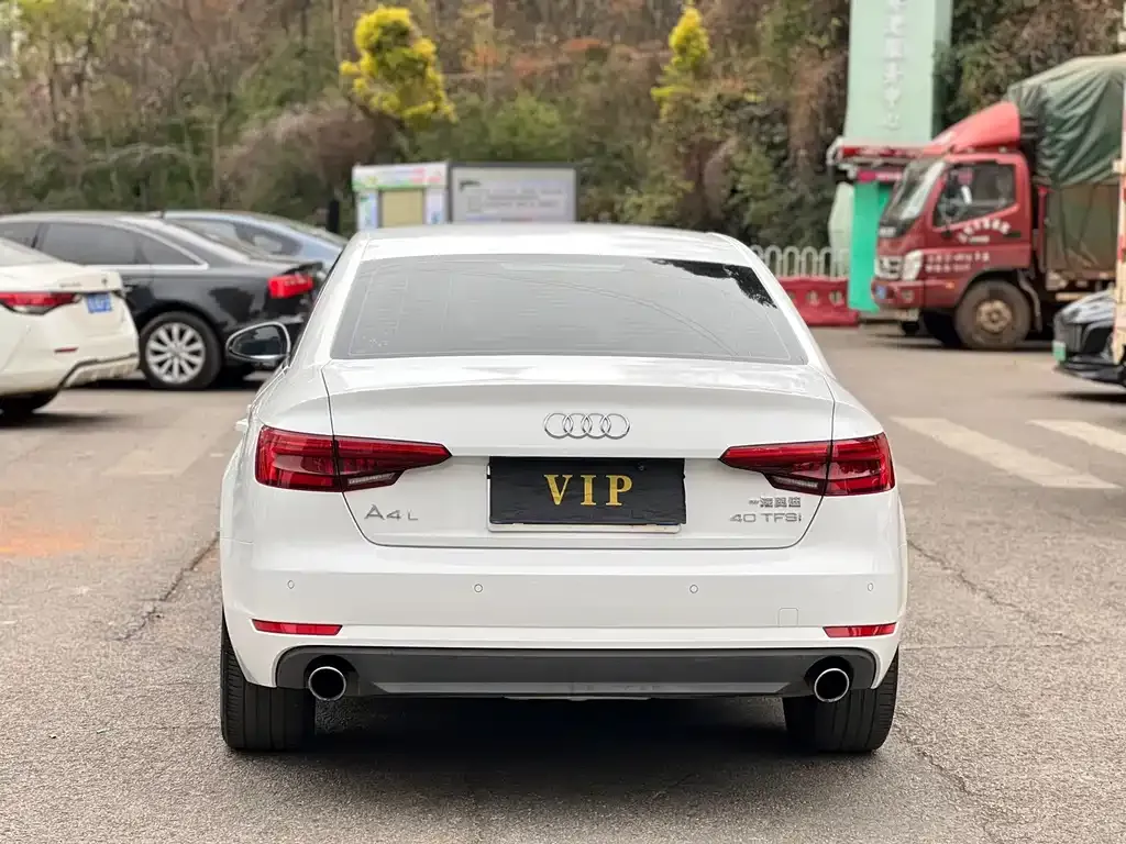 Audi A4L 2021 из CN, фото 3