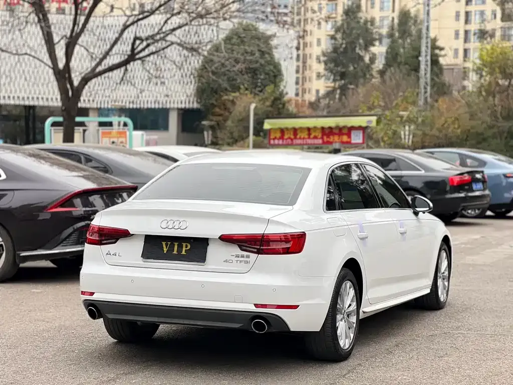 Audi A4L 2021 из CN, фото 7