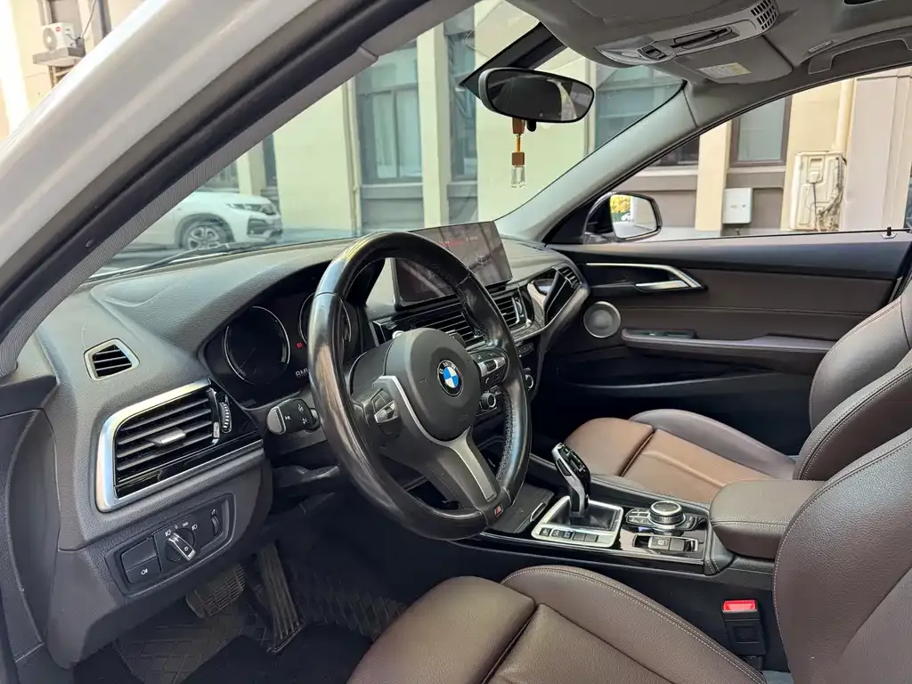 BMW 1 Series 2021 из CN, фото 10