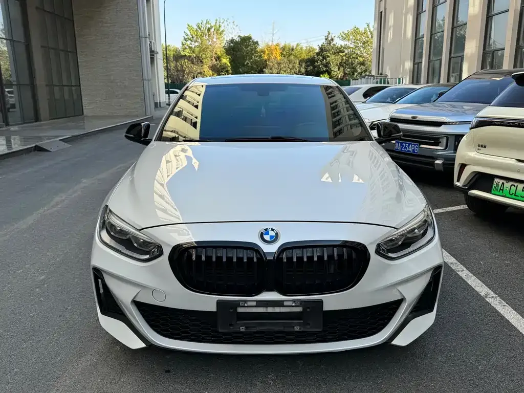 BMW 1 Series 2021 из CN, фото 2