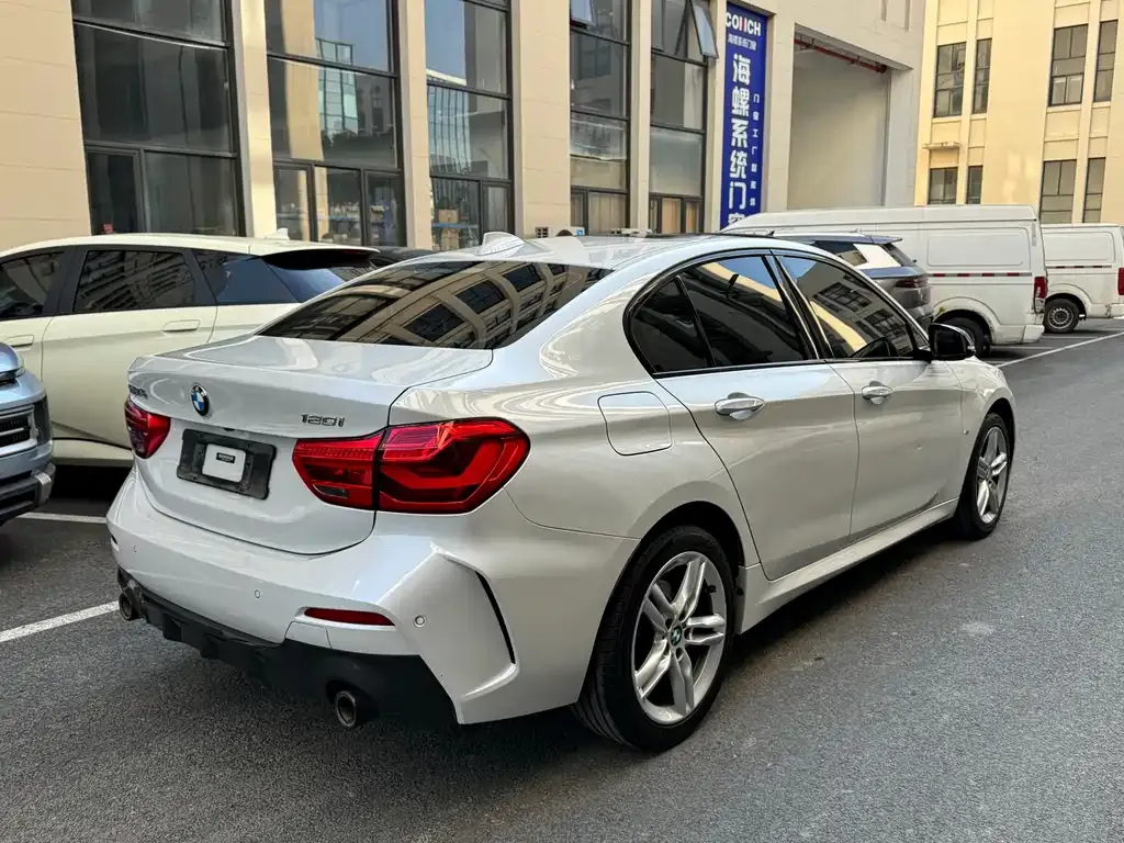 BMW 1 Series 2021 из CN, фото 5
