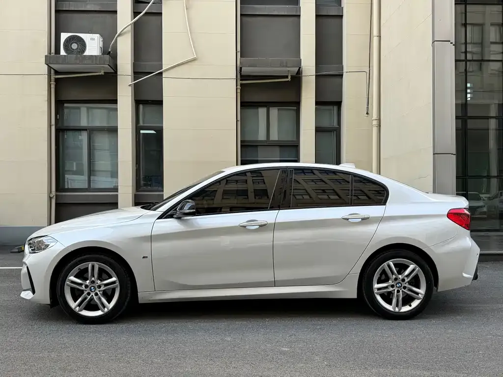 BMW 1 Series 2021 из CN, фото 7