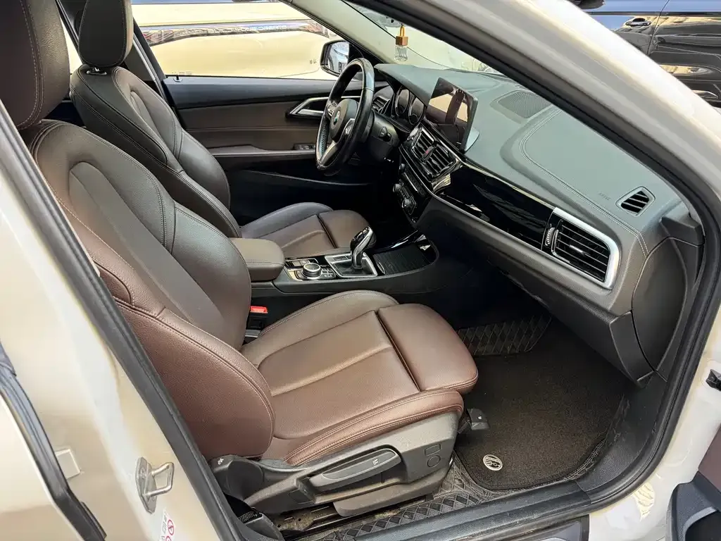 BMW 1 Series 2021 из CN, фото 9