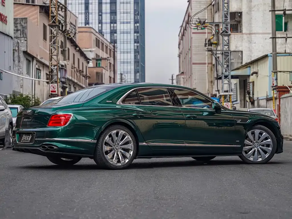 Bentley Flying Spur — фото 7