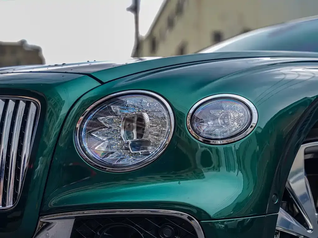 Bentley Flying Spur — фото 6