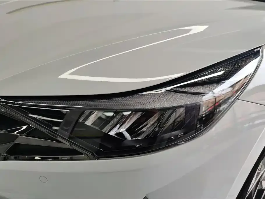 Hyundai Elantra — фото 6