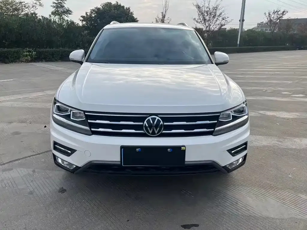 Volkswagen Tiguan L 2021 из CN, фото 2