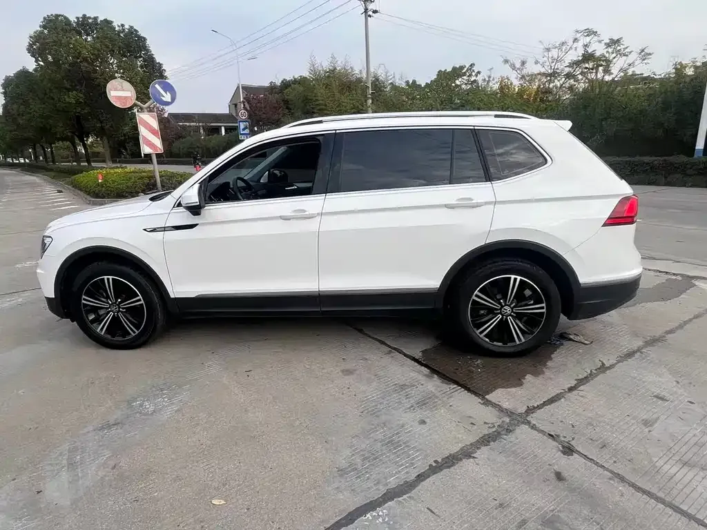 Volkswagen Tiguan L 2021 из CN, фото 9