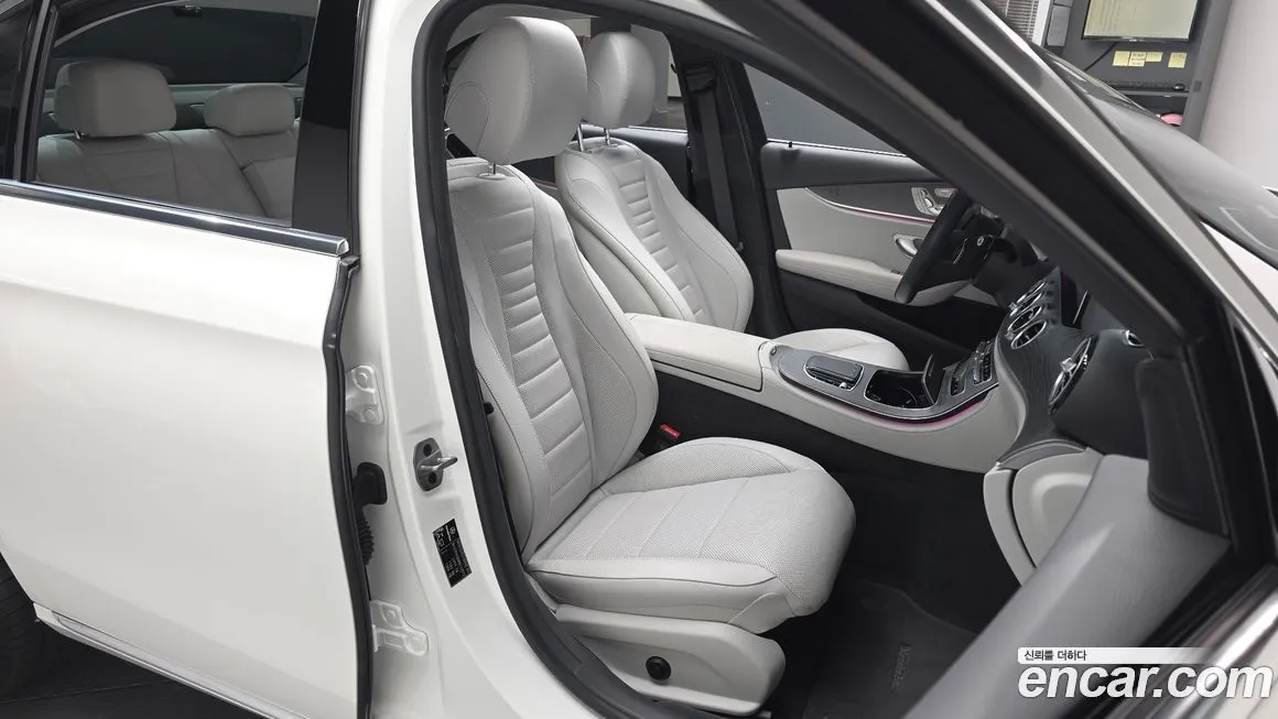 Mercedes-Benz E-Class 2023 из KR, фото 10
